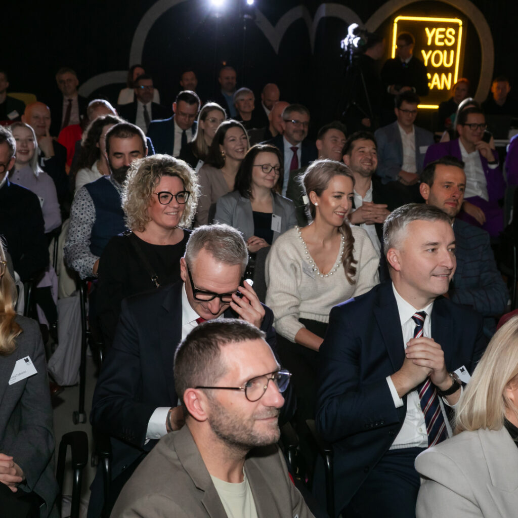 Publiczność i uczestnicy gali Diament Meblarstwa 2026 w Brain Embassy.
